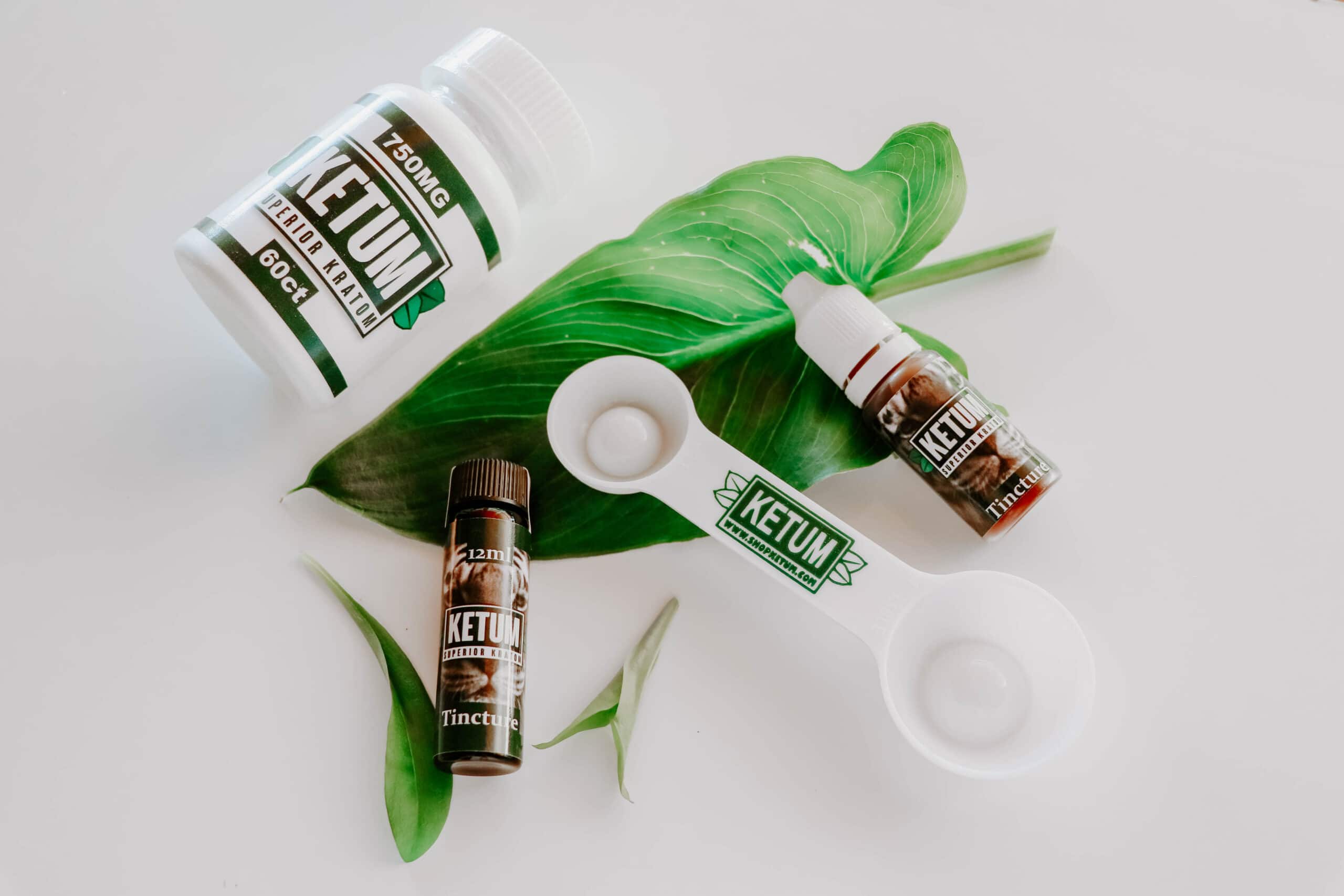 Kratom Tinctures: Benefits, Uses, Side Effects and More